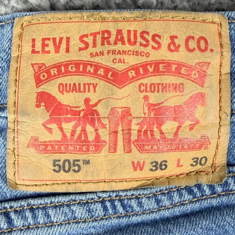 Levi's 505 Men's W36 L30 Regular Fit Straight Leg Blue Light Wash‎ Denim Jeans